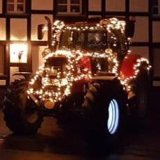 Read more about the article Traktor Lichterfahrt 2021!