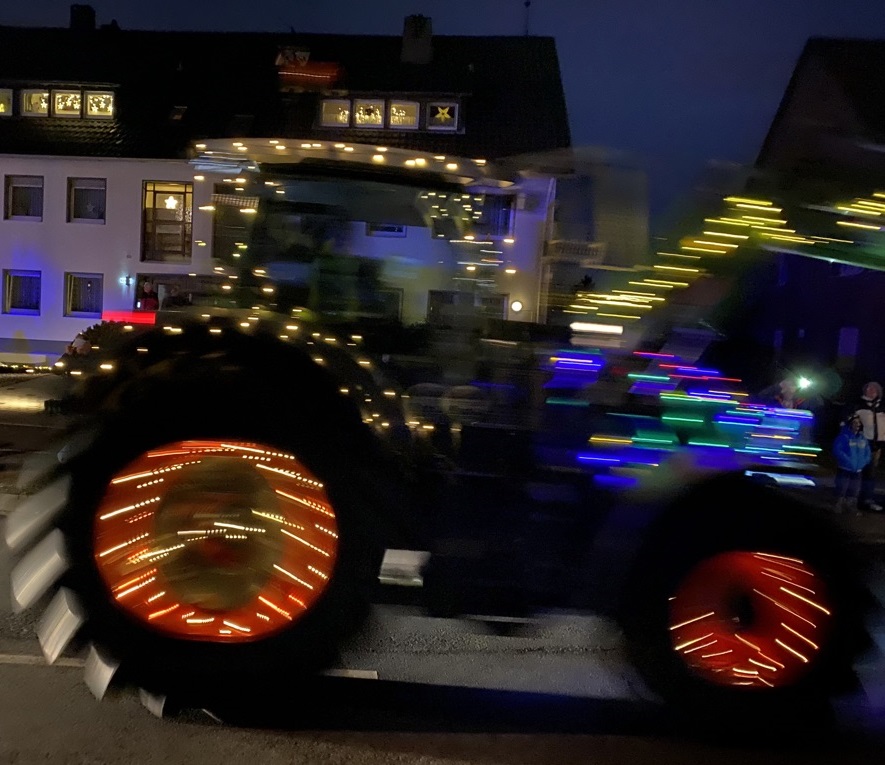 Traktor-Lichterfahrt-2021_09_CUT